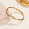 Set de pulseras de acero de titanio estilo europeo y americano, cuentas martilladas de colores con diamantes completos, múltiples estilos disponibles, directo de fábrica