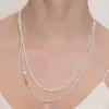 Estilo Lujo Ligero Collar Largo de Conchas Blancas con Perlas Apilado Collar Largo de Gama Alta un Collar de Diseño de Nicho Multiusos para Mujer