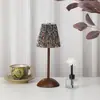 Comércio Exterior Transfronteiriço Metal de Luxo Leve Criativo Forma de Cogumelo Luz Noturna Regulável para Quarto Mesa de Cabeceira, Lâmpada de Mesa Aconchegante Forma de Guarda-chuva