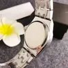 Relógio Feminino Moderno Céu Estrelado Cravejado de Diamantes Luxo Leve Tendência Influenciador Transmissão ao Vivo Feminino com Mostrador Totalmente em Diamante, Três Olhos, Seis Ponteiros