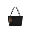 Bolso Cruzado Retro de Gran Capacidad para Hombro Único Mujer Otoño/Invierno 2026 Nuevo Bolso de Axila Versátil de Alta Gama Bolso Tote