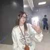 Sudadera con capucha engrosada forrada de polar blanco y gris para mujer, nuevo estilo popular 2026, top americano de cuello redondo suelto de manga larga para otoño e invierno