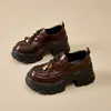 Zapatos Mocasines Retro Británicos 2026 de Suela Gruesa, que Aumentan la Altura, Ultraligeros, sin Cordones para Mujer, Casuales, Versátiles, Cómodos, Zapatos de Canguro