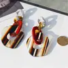 Explosões transfronteiriças europeias e americanas Brincos de acetato acrílico Brincos geométricos ocos Brincos de personalidade exagerada Saída de fábrica