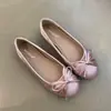 Sapatilhas rasas estilo francês com laço de cetim para mulheres, nova coleção de outono 2026, sapatos de festa inspirados em contos de fadas, sapatos Mary Jane de bailarina