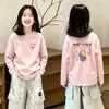 Camiseta Manga Longa Fofa para Meninas Nova Coleção Primavera/Outono 2026 Estilosa Camiseta Infantil Gola Redonda Camisa Básica de Algodão Puro para Menininha