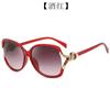 2025 nuevas gafas de sol de moda para mujer, gafas de sol huecas con caja para mujer, gafas de sol anti-ultravioleta de comercio exterior