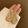 Pendientes Minimalistas de Aguja Plateada Estilo Frío Plisados de Gama Alta Diseño de Nicho Pendientes Irregulares Pendientes Retro de Lujo Ligero