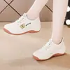 Sapatos Casuais Esportivos de Viagem Slip-on Modernos Flats Femininos Novidades Outono 2026 Versátil Solado Macio Leve Antiderrapante