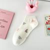 Calcetines de mujer, primavera y verano, nuevos calcetines tobilleros frescos y dulces, calcetines de encaje con amor, calcetines transpirables de boca baja de algodón a rayas, venta al por mayor