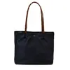 Bolsa Tote Casual Simples para o Dia a Dia de Mulheres 2025 Outono Nova Nylon Nicho Leve Tendência Bolsa de Ombro Único Axila