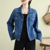 Foto real de chaqueta vaquera de estilo Hong Kong con bolsillo grande para mujer, top casual corto holgado, chaqueta vaquera versátil de manga larga
