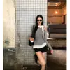 Elegante Camiseta de Manga Larga con Lunares y Encaje, de Hombros Descubiertos y Cordones para Mujer, Nuevo Top Dulce con Panel de Encaje, Ajustado, para Otoño Estilo Ins