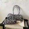 Bolsa de Ombro Poá Feminina Outono 2026 Nova Bolsa Transversal para Trabalho Bolsa de Mão de Nicho Bolsa Baguete Simples de Ombro