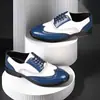 Zapatos de Hombre Transfronterizos Nuevos Brocado Tallado Tallas Grandes Combinación de Colores Modernos Versátiles para Hombres Jóvenes Zapatos de Vestir de Cuero para Hombre