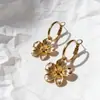 Diseño Creativo Transfronterizo Pendientes de Flor con Textura Dorada Nueva Moda Dulces Pendientes de Botón de Flor de Cinco Pétalos Tridimensionales