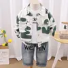 2025 Nueva Chaqueta para Niños Estampado de Letras Simple Manga Larga Pantalones Largos Conjunto de Tres Piezas Venta al por Mayor de Fábrica