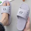 Chinelos Domésticos Femininos para Mães, Chinelos de Banheiro com Solado Macio, Sandálias de Plástico de Hotel para Vendas Transfronteiriças