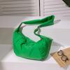 Bolso para mujer Diseño de nicho Corea del Sur tela de nailon relleno de algodón bolso de hombro textura simple gran capacidad bolso cruzado bolso tipo albóndiga