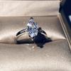 Deseo Anillo de Banquete para Mujer con Zircón Ojo de Caballo Incrustado Anillo de Diamante de Simulación Creativo Europeo y Americano Anillo de Compromiso