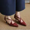 Sandália Mary Jane Feminina com Tiras Cruzadas em Couro Lavado Estilo Francês 2026 Primavera/Verão Salto Médio Fino Bico Fino Couro Genuíno Fechada