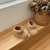 Botas peludas nuevas para niñas, botas de nieve con suelas suaves y diseño engrosado, zapatos para niños pequeños, zapatos de felpa de invierno para niños, zapatos de algodón para bebé