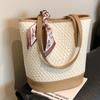 Bolso de Gran Capacidad para Mujer, Versátil para Otoño e Invierno, Nuevo Bolso de Hombro de Moda 2026, Moderno Este Año, Bolso Cubo Texturizado para Mujer