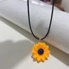 Collar con colgante de resina de girasol, estilo europeo y americano, con margaritas y girasoles, joyería femenina, cadena de lana.