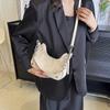 Bolsa de Axila Feminina Nova 2025 Verão Moda High-End Design de Nicho Bolsa de Ombro Popular Bolsa Transversal de Corrente