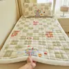 Colchón de Terciopelo de Leche Engrosado para Clase Transfronteriza en Vivo Cubierta de Cama Tatami Doméstica Colchón Plegable Individual para Siesta en Dormitorio