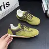 Tênis femininos super populares estilo coreano, novo modelo da primavera de 2026, leves e versáteis, tênis de nicho Forrest Gump, calçados esportivos e casuais