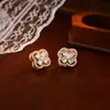 Aretes y Collar de Trébol de Cuatro Hojas Giratorios Incrustados con Circonita, Sensación de Lujo Ligero y Gama Alta, Diseño Sencillo, Cadena para el Cuello y Aretes de Moda