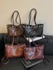 2026 Bolso de Cubo de Mano de Moda Vintage Nuevo, Bolso de Hombro Único de Gran Capacidad Punk para Motociclista, Bolso de Mano tipo Tote con Remaches para Viajes Diarios