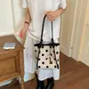 Bolsa Tote de Design Novo 2026 Transfronteiriça, Toque de Luxo Leve de Alta Qualidade, Bolsa Saco Versátil de Ombro, Bolsa de Ombro da Moda para Mulheres