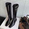 Botas Longas de Couro com Fivela Afunilada, Abaixo do Joelho, com Salto Grosso e Solado Espesso, Botas de Equitação que Aumentam a Altura para Mulheres, Novo Modelo Outono/Inverno 2026