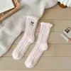 Meias de Coral Fleece Transfronteiriças para Mulheres, Quentes e Espessas, Meias de Chão Plush para Casa e Dormir, Meias de Maternidade para Outono e Inverno