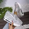 Primavera 2026 Nuevo Estilo Comercio Exterior Talla Grande Zapatos Casuales Cómodos para Mujer Suela de Plataforma Aumentadores de Altura Zapatos Individuales Talla Única