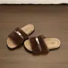 Zapatillas de gamuza tipo mocasín de moda para mujer, nuevo modelo otoño e invierno 2026, hermosas zapatillas de algodón de estilo de hada con punta abierta, zapatillas peludas antideslizantes