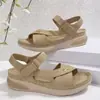 Modelo nuevo de verano transfronterizo europeo y americano 2026 sandalias ligeras para mujer, deportivas casuales, cómodas, de suela gruesa, con velcro y costuras, talla grande