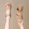 Sandalias Planas Romanas de Tira Única para Mujer Verano 2026 Nuevas Simples Versátiles Suela Suave Cómodas Cierre Mágico Zapatos de Playa