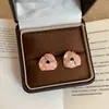 Pendientes de Concha Triangular Geométricos Retorcidos para Mujer, Diseño de Nicho, Personalizados, Lujo Ligero, Pendientes de Moda Retro