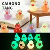 Resina Caricatura Estéreo Luminoso Frutas y Verduras Lindo Escuadrón de Patos Llavero Colgante DIY Accesorios Muñeco Estéreo de Escritorio