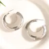 Pendientes de Flor de Rosa Hueca de Diseño Único Retro Cruzado de Nicho para Mujer Pendientes de Brazalete de Oreja de Temperamento Francés de Lujo Ligero