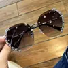 Nuevas gafas de sol para mujer 2022 con adornos de diamantes gafas de sol para dama con montura