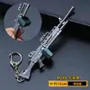 Comer frango paz Jedi elite armas de fogo M416 modelo de arma de liga em torno de 98K chaveiro pingente de brinquedo