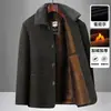 Outono e Inverno Veludo Acolchoado Chenille Peça Externa Masculina Jaqueta de Lã para Pai Casual Solta para Homens de Meia-Idade e Idosos