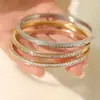 Pulsera Transfronteriza de Acero de Titanio de Nicho Incrustada con Diamantes con un Toque de Lujo, Diseño Estrellado, No se Desvanece, Regalo Exquisito y de Moda