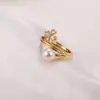 Moda Transfronteriza Europea y Americana Anillos de Cobre de Lujo Ligero para Mujer Nicho Gama Alta Versátiles Anillos para Dedo Índice de Perla de Agua Dulce Venta al por Mayor