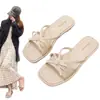 Novas sandálias baixas de verão femininas, estilo francês fada moda confortável ao ar livre laço sandálias de praia