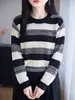 Suéter de punto retro a rayas hueco de lana fina para mujer, cuello redondo, mangas largas, top transpirable, diseño versátil para primavera y otoño